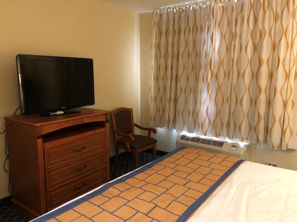 Days Inn By Wyndham בריגהאם סיטי מראה חיצוני תמונה