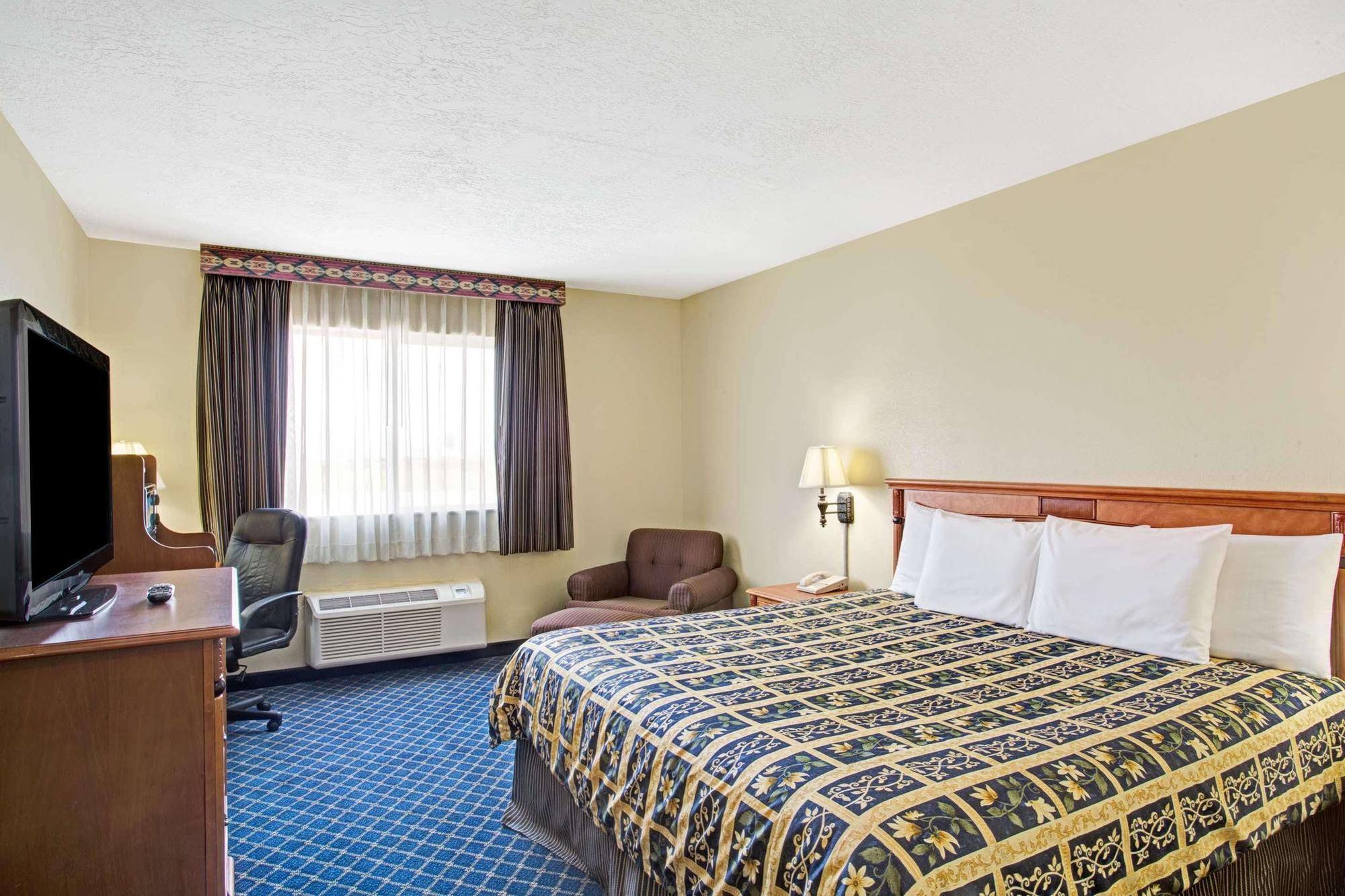 Days Inn By Wyndham בריגהאם סיטי מראה חיצוני תמונה