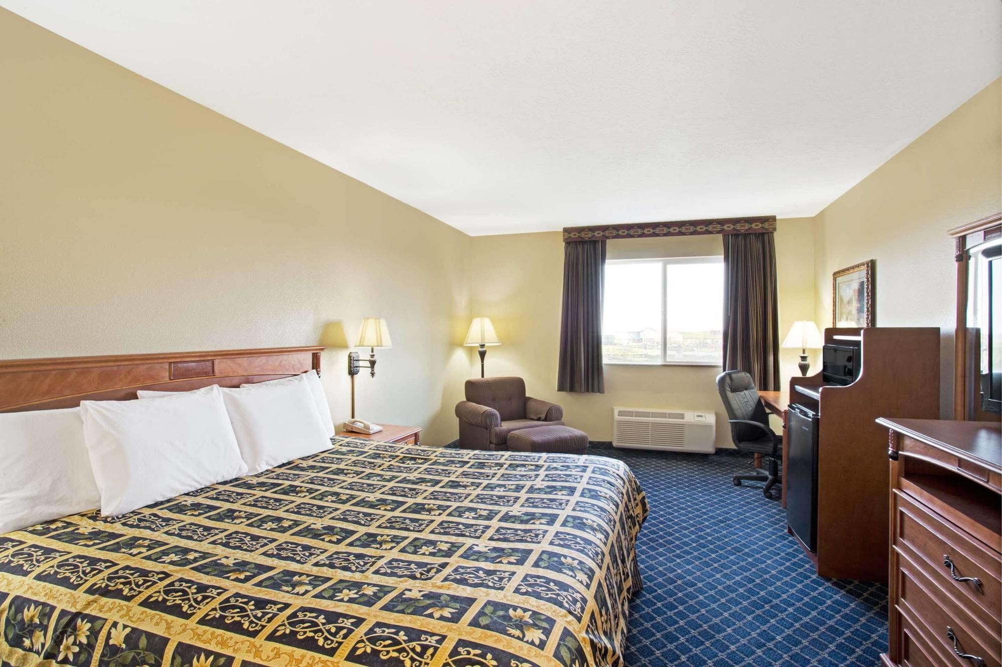 Days Inn By Wyndham בריגהאם סיטי מראה חיצוני תמונה
